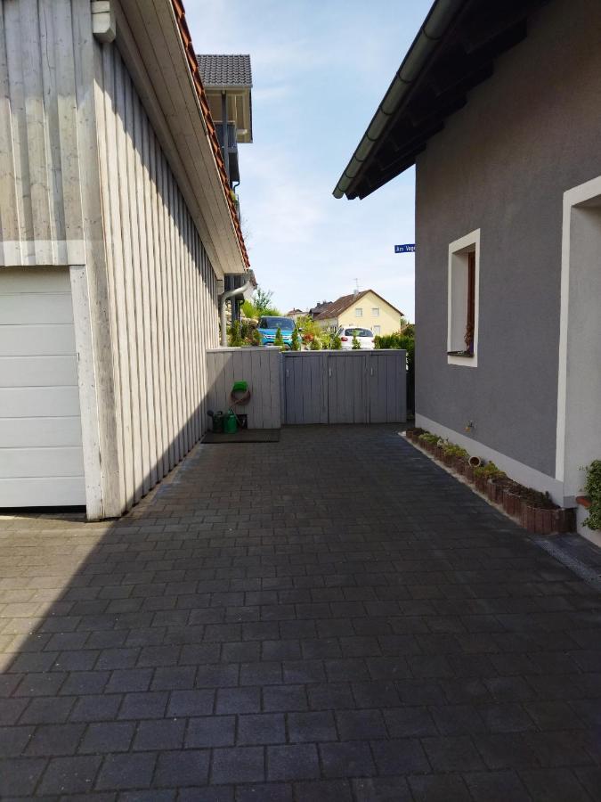 Aussergewoehnliche Atelierferienwohnung Mit Balkon An Der Donau Winzer Extérieur photo
